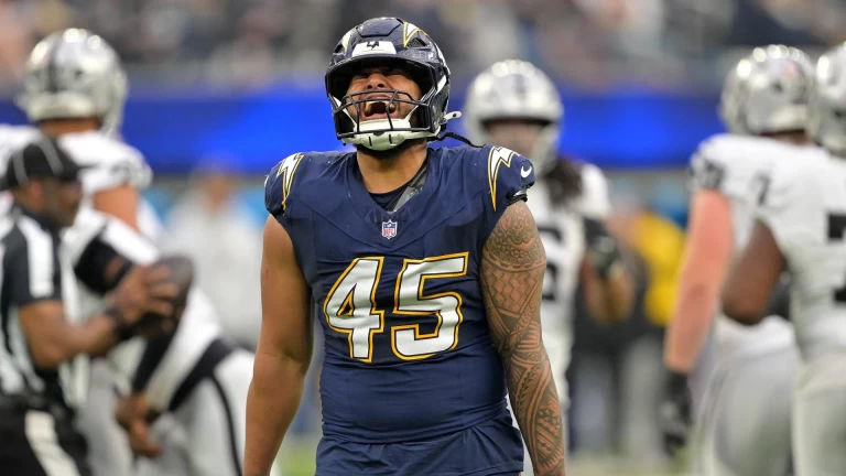 Chargers Clinch 31-14 Victory Over Raiders Amid Injuries