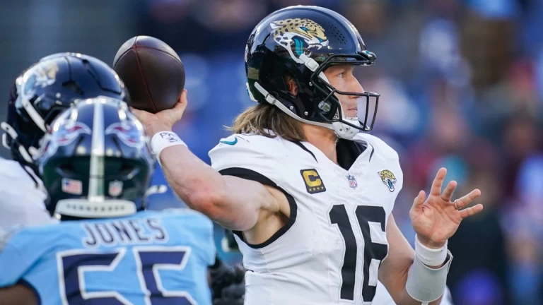 Jaguars Clinch Narrow Victory Over Titans in AFC South Clash