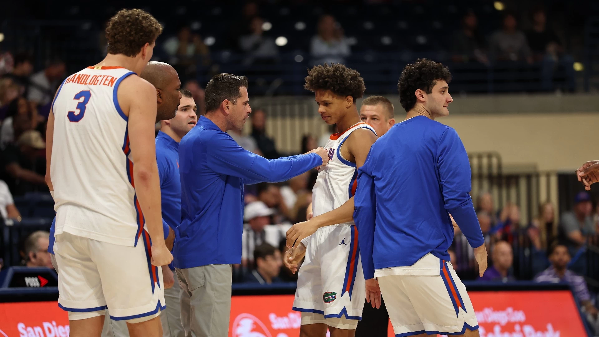 Tuesday Night College Basketball Best Bets & Predictions