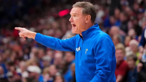 Kansas Falls at Home to UConn in Low-Scoring Nail-Biter