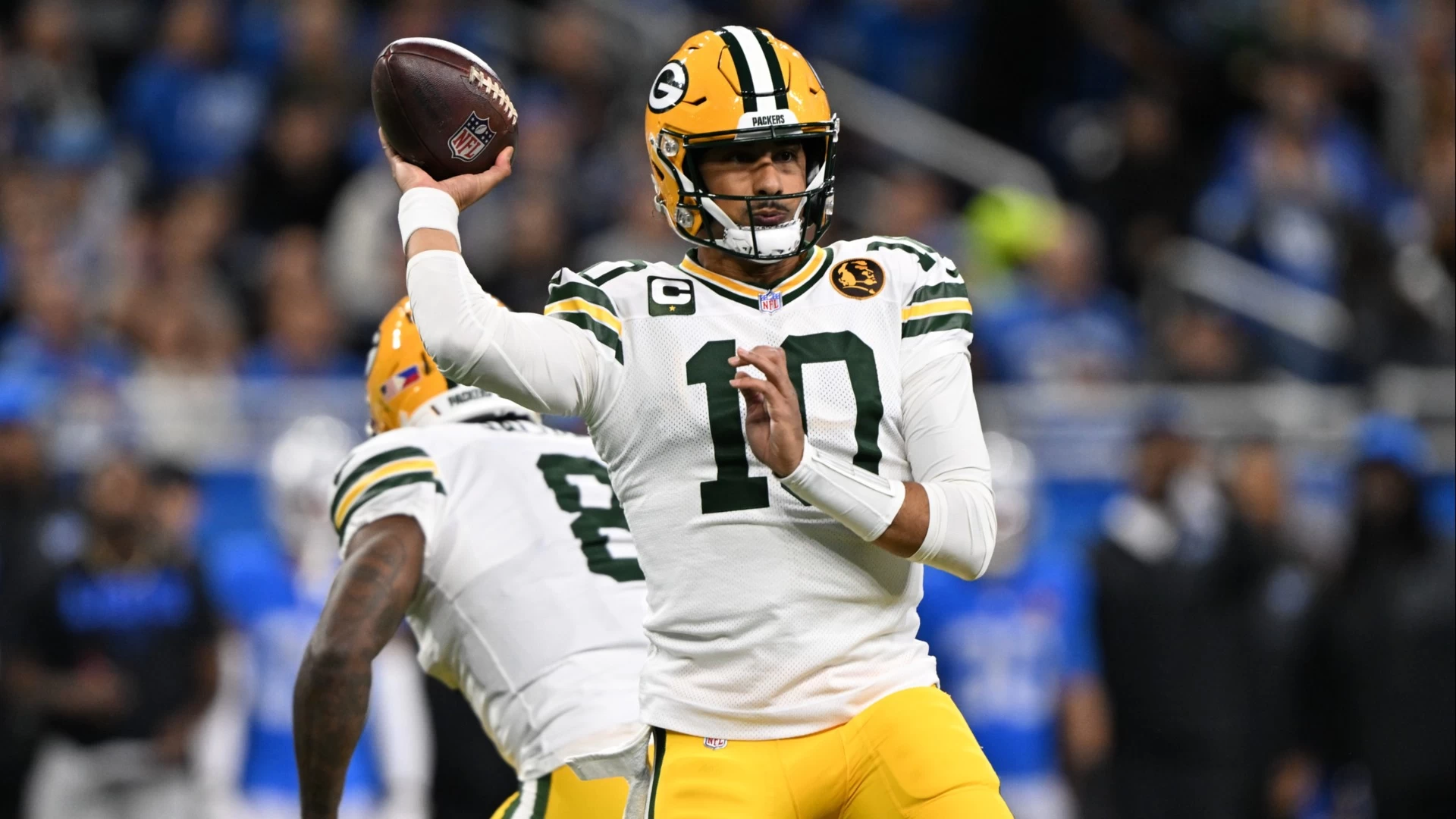 Packers Favored to Win, Bears Seek Respect in NFC North Clash