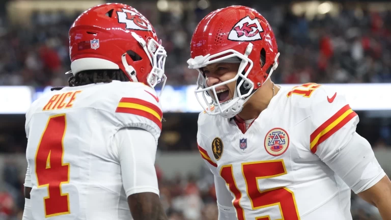 Chiefs Must Win Against Texans to Keep Playoff Hopes Alive