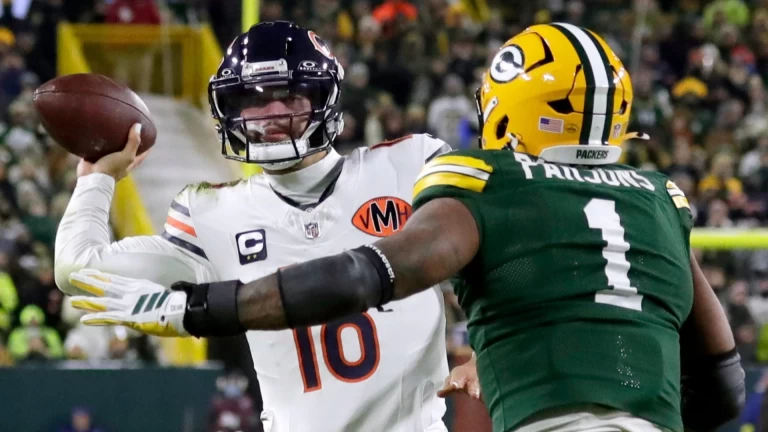 Analysis of the Bears' Resilient Game Against Green Bay