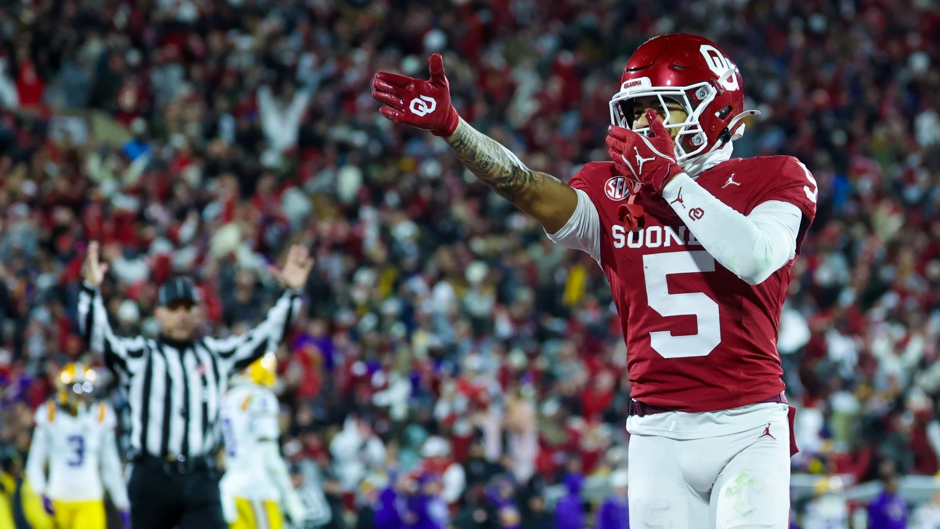 Oklahoma Faces Alabama in Intriguing CFP 1st Round Showdown
