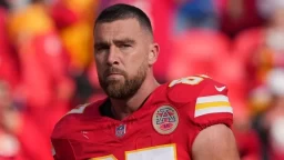 Travis Kelce Refuses to Speak to Reporters After Loss vs. Texans