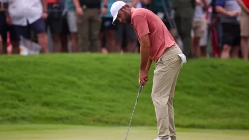 Scottie Scheffler's Putting Improvement with the Claw Grip