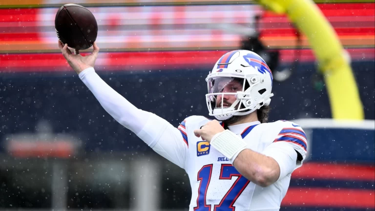 Patriots Host Bills in Pivotal Week 15 AFC East Clash