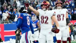 Commanders Defeat Giants 29-21, Improve Record to 4-10