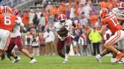 Bowl Game Insights: Betting Previews & Game Predictions