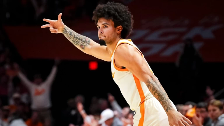 Tennessee Triumphs Over Louisville in Key December Clash