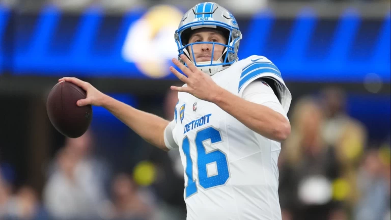 Steelers' Grit Faces Lions' Might in Crucial NFL Showdown