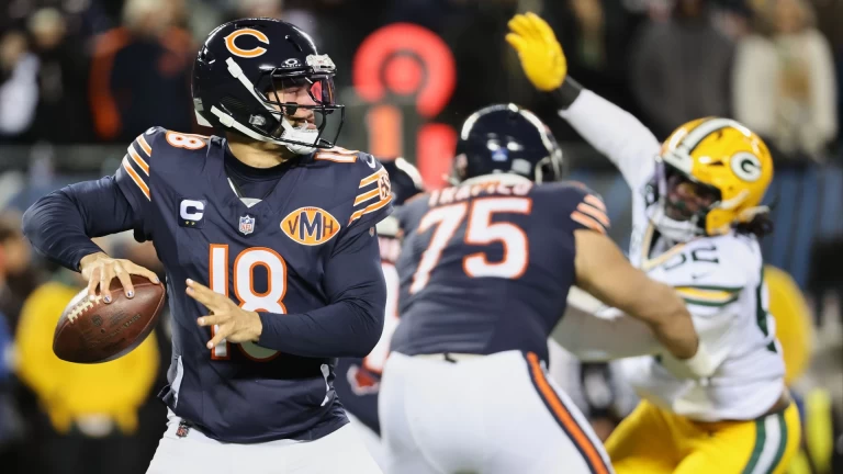 Bears Stun Packers in Overtime, Inch Closer to NFC North Title