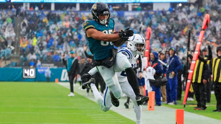 Fantasy Football Insights: Waller, Hill & Strange Analysis