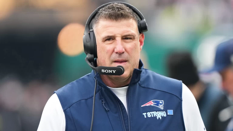 NFL Coach of the Year Predictions: Vrabel vs. Shanahan
