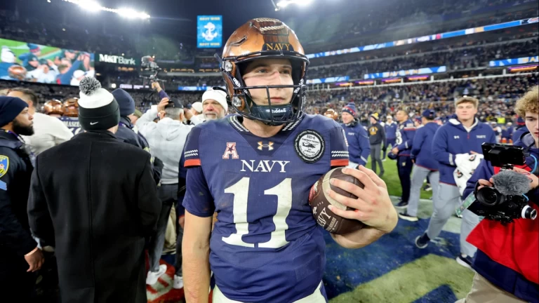Friday College Football Bowl Games: Best Bets & Predictions