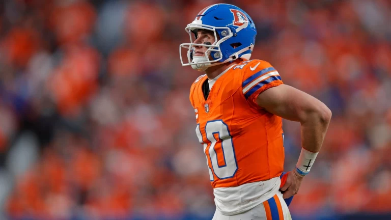 Denver Broncos Down Chargers to Earn AFC's #1 Seed