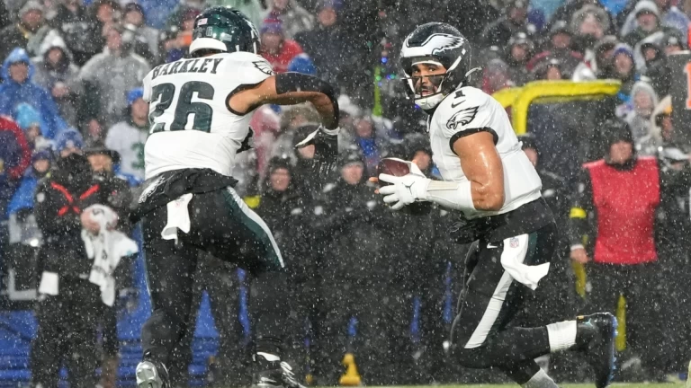 Eagles vs. 49ers: Super Bowl Champs Eye Playoff Intensity