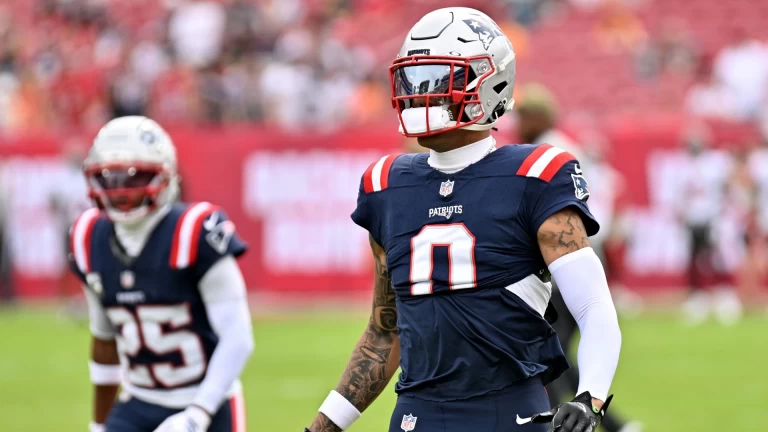 Patriots CB Christian Gonzalez in Concussion Protocol