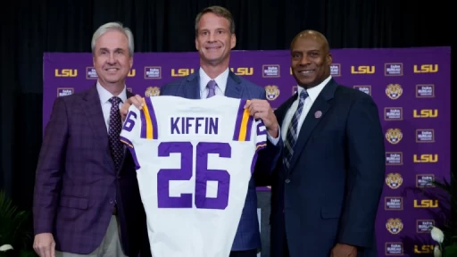 Early 2026 NCAAF Win Totals & Latest Transfer Portal News