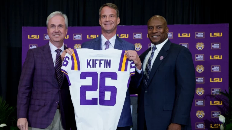 Early 2026 NCAAF Win Totals & Latest Transfer Portal News