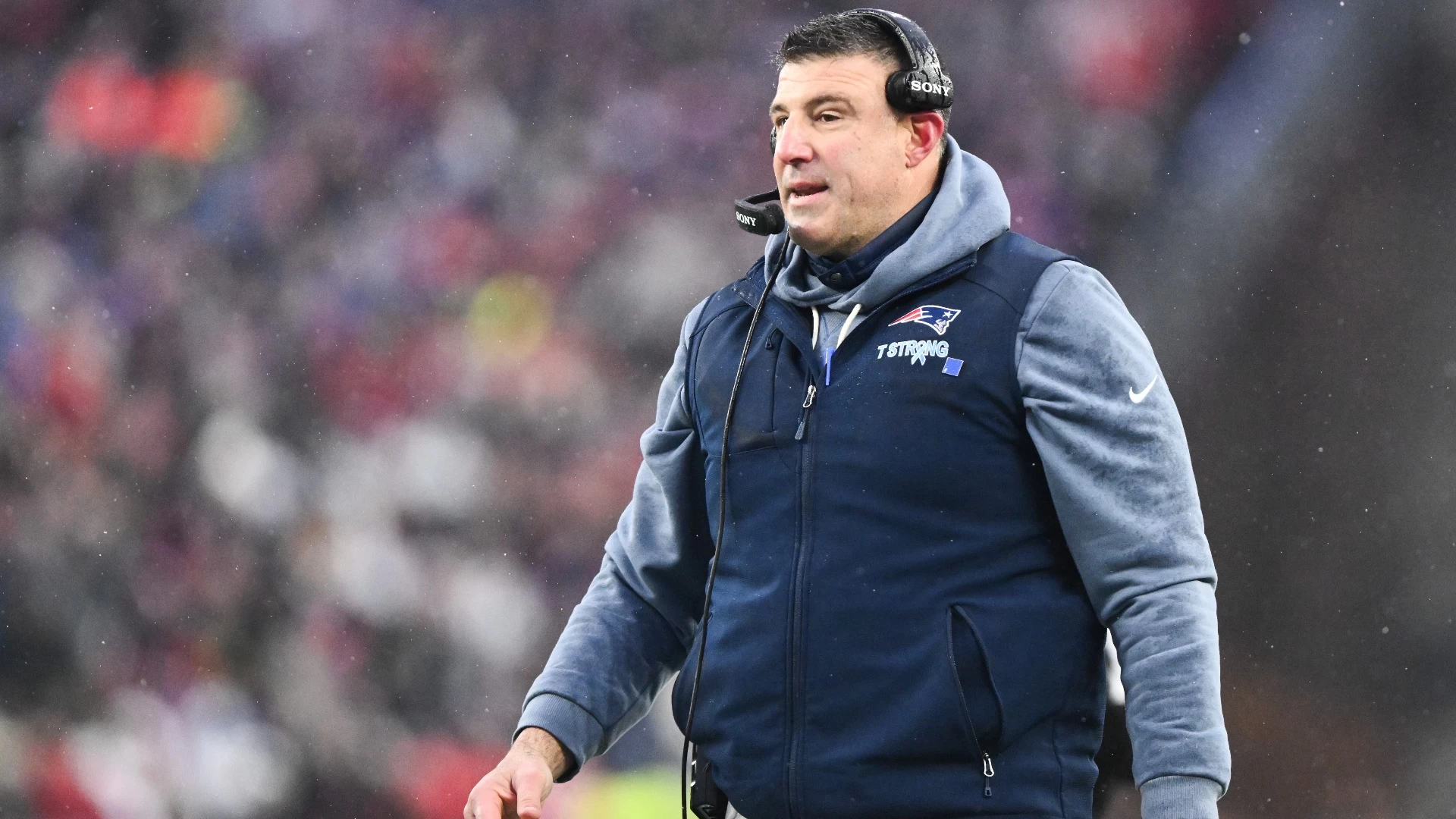 NFL Coach of the Year Odds: Vrabel (-450) or McDonald (+340)?
