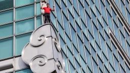 Alex Honnold's Dramatic Climb in Taipei Captivated Carton