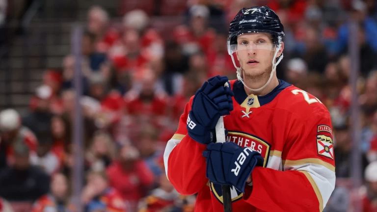 Florida Panthers Struggle in NHL Season: Playoff Hopes on Brink?