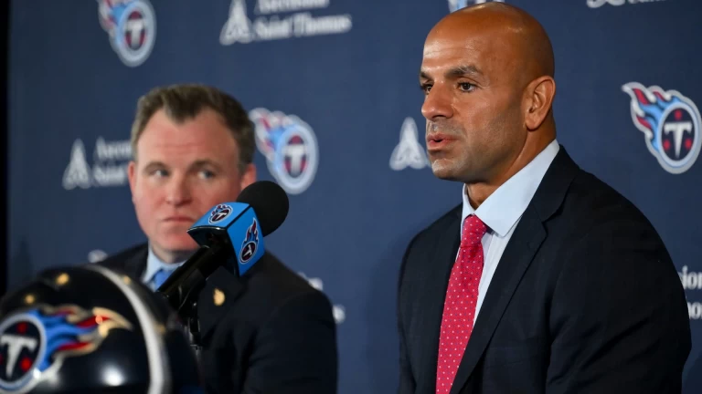 Exploring Robert Saleh's Approach to Play-Calling with the Titans