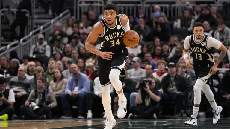 Giannis Rumored to Move in Next Week's Trading Deadline