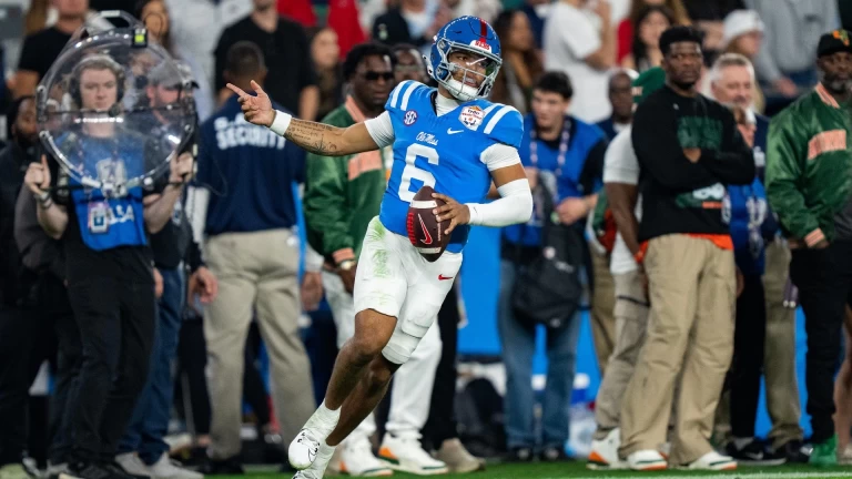 Star QB Trinidad Chambliss to Play Another NCAA Season