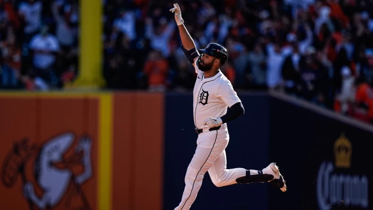 Fantasy Baseball Outlooks: Season Predictions and Stats