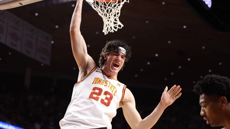 Houston Visits Iowa State on Big Monday: Spread & Game Insights