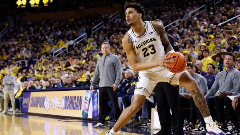 Friday College Basketball Showdowns: Michigan vs. Illinois & More