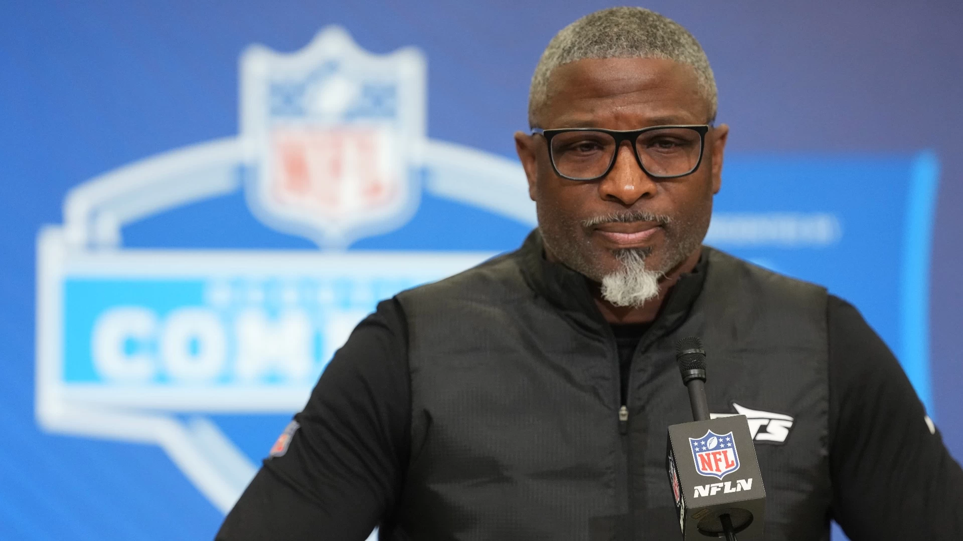 Jets HC Aaron Glenn Caught Napping During Critical Combine