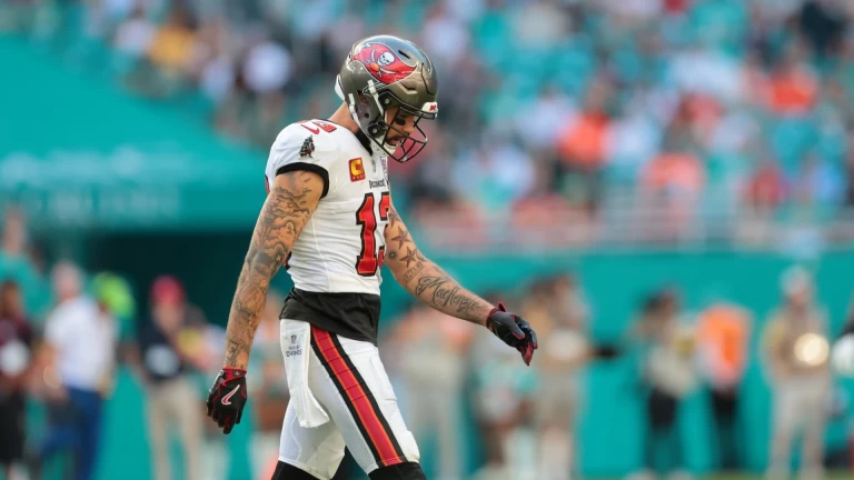 Should the Buccaneers Re-Sign Mike Evans? Bruce Arians' Insights