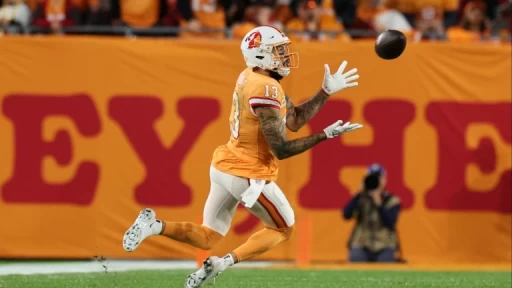 Mike Evans Signs 3-Year Deal in San Francisco; News & Updates Latest Video Thumbnail