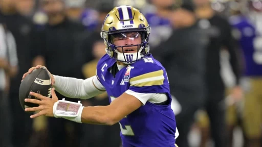 Demond Williams Jr. Named Starting QB for Huskies in Year 3 Latest Video Thumbnail