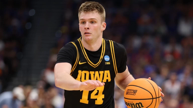 Iowa Upsets Top-Seeded Florida with Late 3 to Reach Sweet 16