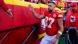 Travis Kelce's New Deal: NFL Contract Insights & Chiefs Update