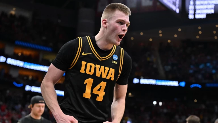 Iowa Downs Nebraska 77-71, Reaches 1st Elite Eight in 39 Years