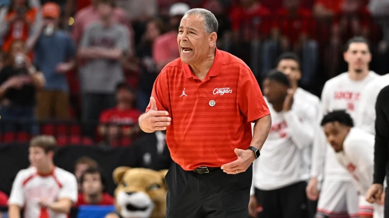 Analyzing Houston's Performance and Kelvin Sampson's Career