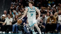 Rookie of the Year Race Heats Up Between Flagg & Knueppel