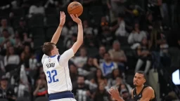 Rookie of the Year Battle: Flagg vs. Knueppel Analysis