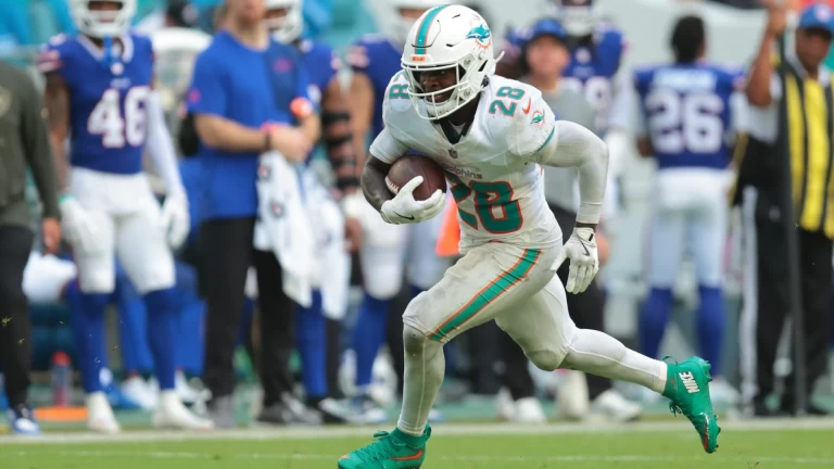 Dolphins' Future: Should They Trade De'Von Achane?