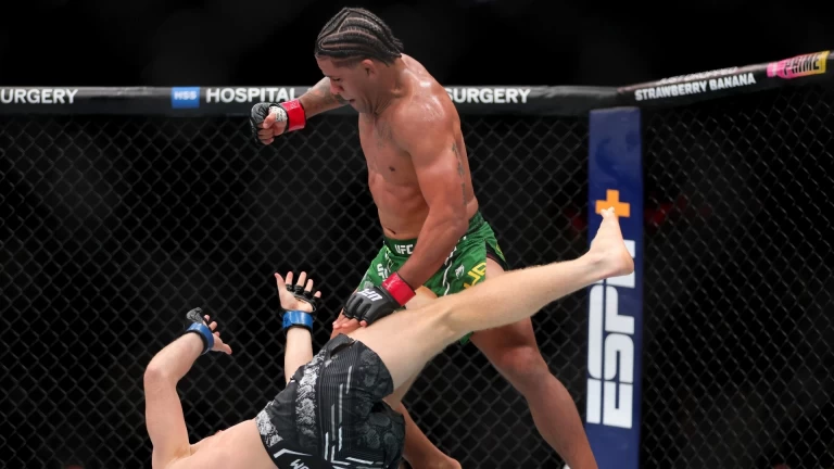 Gilbert Burns Fights Mallott in a High-Stakes UFC Event