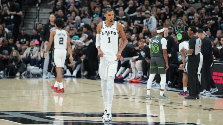 Spurs vs. Timberwolves: Odds Favor San Antonio on the Road