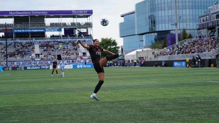 Portland Thorns Lead NWSL: A Season of Surprises & Twists