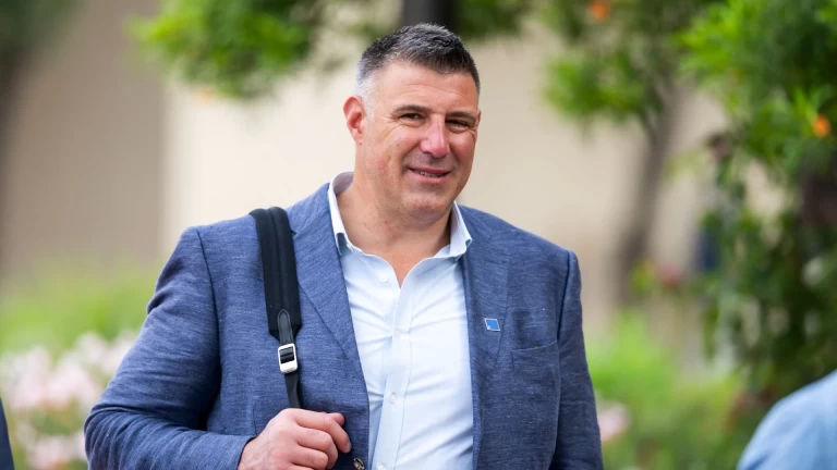 Why the Blame Needs to Shift from Dianna Russini to Mike Vrabel