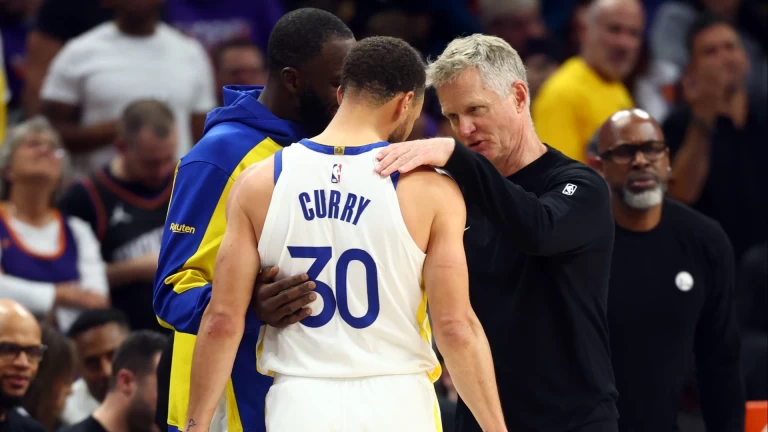 Steve Kerr Remains with Warriors, Potentially Eyeing LeBron