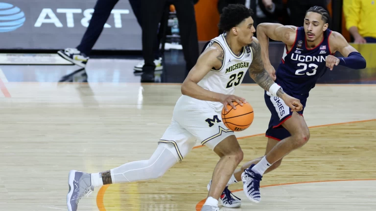 How NIL Benefits College Sports and Shapes Athlete Choices